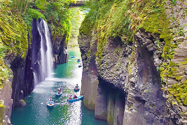 【日本】冬戀戲雪九州採草莓5日.九重森林公園.柳川遊船.湯布院.金麟湖.神話高千穗峽.懷舊門司港.三大螃蟹吃到飽