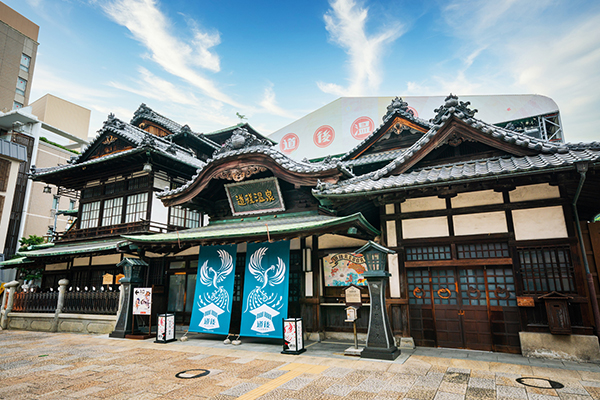 【日本】戀上四國小豆島雙溫泉5日.海上小屋燒烤海鮮.隈研吾建築巡禮.24瞳電影村.松山城.烏龍麵體驗.道後溫泉.仙谷遊船