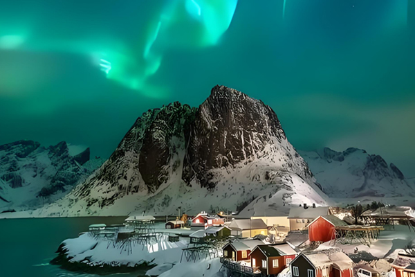 【魅力歐洲】繽紛北歐◆魔幻冰島.芬蘭極地秘境.賞極光旗艦14天【藍冰洞、玻璃極光屋、破冰船、捕帝王蟹、雪上摩托車、滑雪】