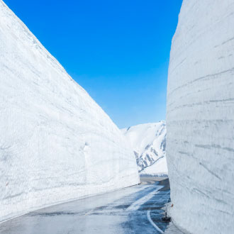 北陸絕景雪壁５日～立山黑部．童話白川鄉合掌村．神之秘境上高地．惠那峽遊船．名花之里．三井OUTLET小矢部