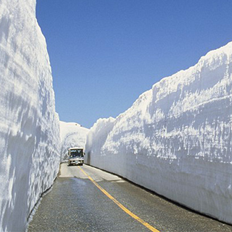 立山黑部雪牆雙溫泉5日.保住五星希爾頓.米其林合掌村.金箔DIY體驗.兼六園.上高地.國寶犬山城.飛驒牛料理