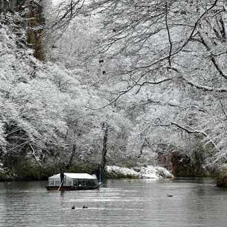 星宇!東北藏王樹冰5日~樹冰纜車.銀山溫泉.狔鼻溪雪舟.採草莓.秋田內陸鐵道.三溫泉.螃蟹美食
