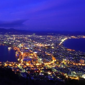 高雄出發星野函館OMO5北海道雙溫泉5日.尼克斯企鵝遊行.萌熊牧場.函館百萬夜景.浪漫小樽.螃蟹燒肉吃到飽