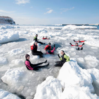 早鳥優惠兩千極北冰戀北海道7日.破冰船.流冰漫步.雪上獨木舟漂流.企鵝遊行.玩雪四合一.三大螃蟹和牛(入住5溫泉)