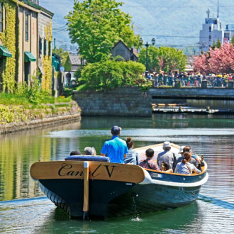 櫻花戀北海道溫泉5日.保住星野旭川OMO7 旭山動物園.綿羊秀.小樽運河遊船.起司&壽司DIY.藻岩山夜景.三大蟹吃到飽