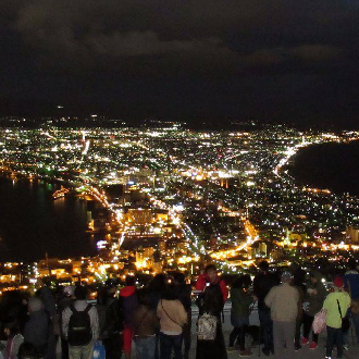 春遊夢幻北海道6日.升等一晚日航.忍者時代村.函館夜景纜車.小樽運河.萌熊牧場.螃蟹美食