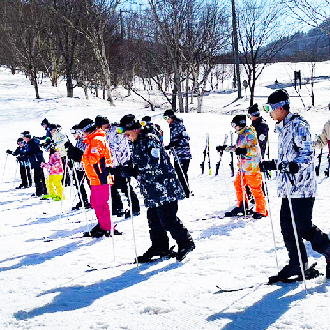 雪國奇幻滑雪5日.手稻滑雪場一日.雪白美瑛青池.札幌燈節.旭山動物園.小樽運河遊船.雪上7合一體驗.三大螃蟹吃到飽.