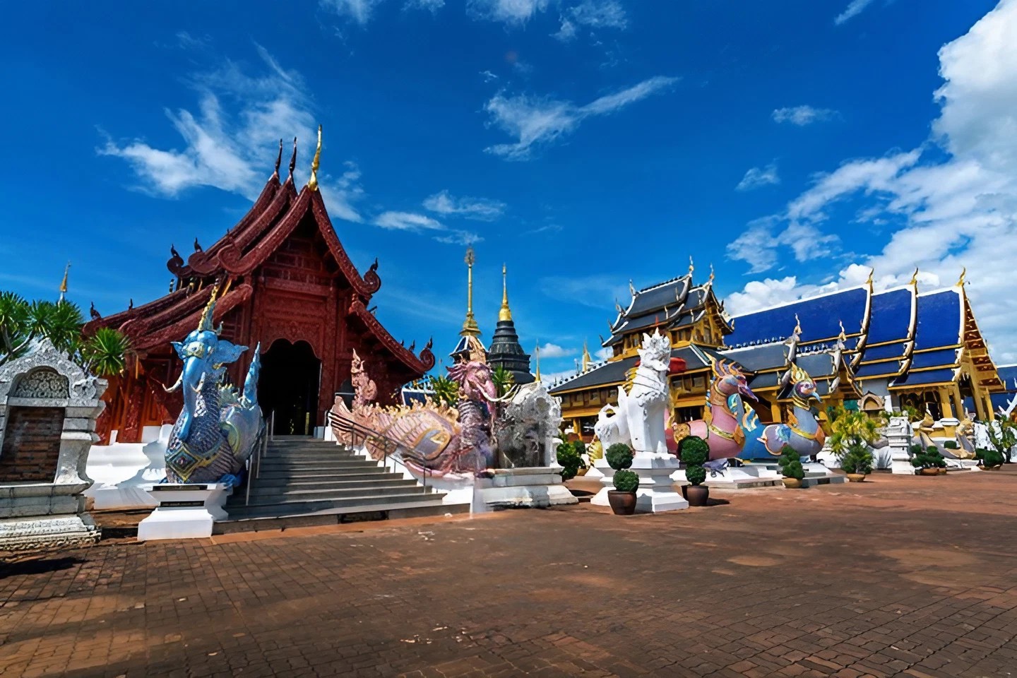 清邁 [嗨台中~清邁5日]長頸族、藍廟、白廟、金三角、天空步道、小溪吊橋(春節限訂、泰越捷、含稅)  $38,900起