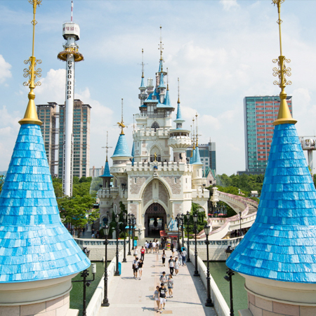 【春季旅展一口價】童遊首爾樂悠悠5日~LUGE渠道滑車.樂天世界.穿韓服遊景褔宮.IG爆紅打卡景點.明洞血拚