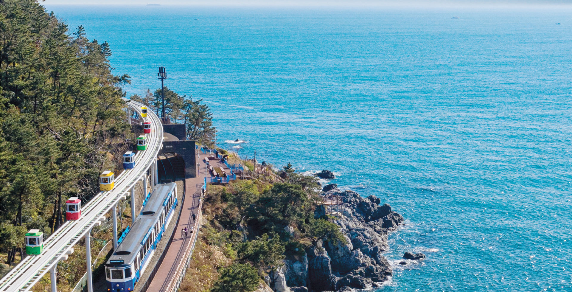 【高雄出發】釜山揪超值５日(彩妝1站)~海岸列車.海女村.札嘎其.佛國寺.小王子秘境.甘川洞.天空步道.慶州校村韓屋村